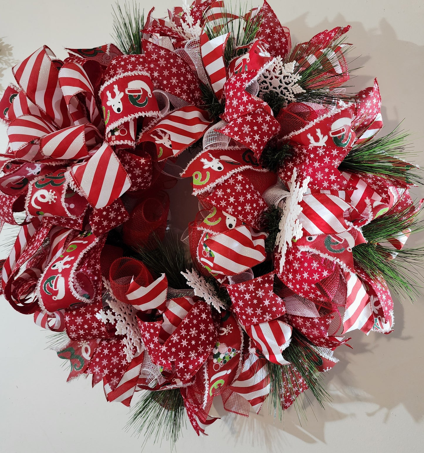 Peppermint snowflake Christmas wreath, winter mesh wreath, red and white holiday wreath for your front door