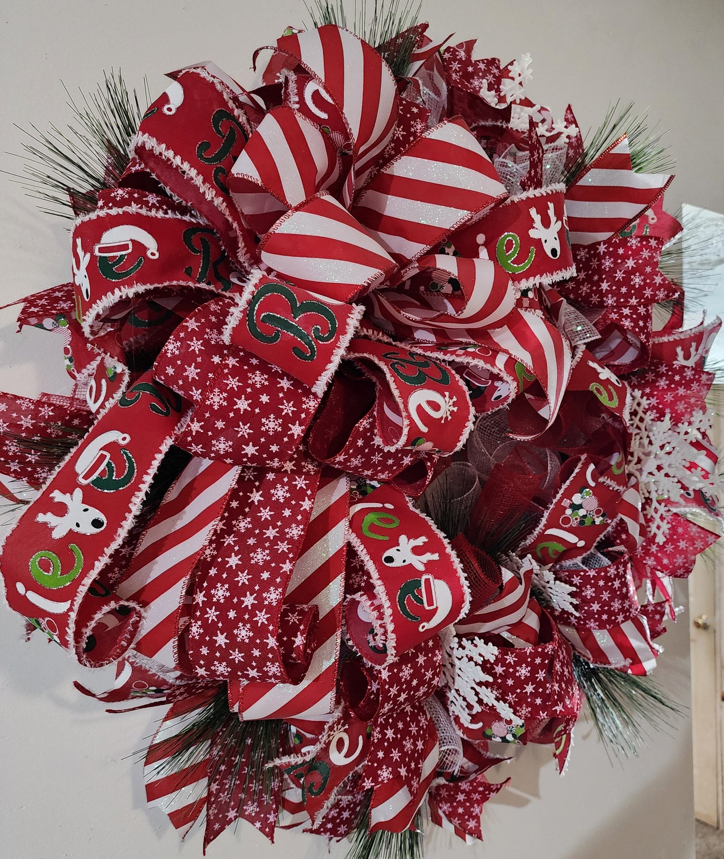 Peppermint snowflake Christmas wreath, winter mesh wreath, red and white holiday wreath for your front door